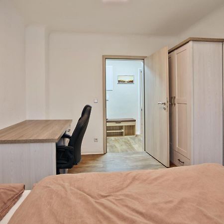 Gaeste- Und Ferienwohnung In Der Sportstadt Риза Экстерьер фото