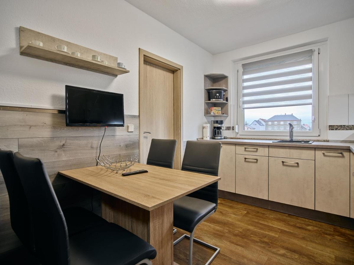 Gaeste- Und Ferienwohnung In Der Sportstadt Риза Экстерьер фото