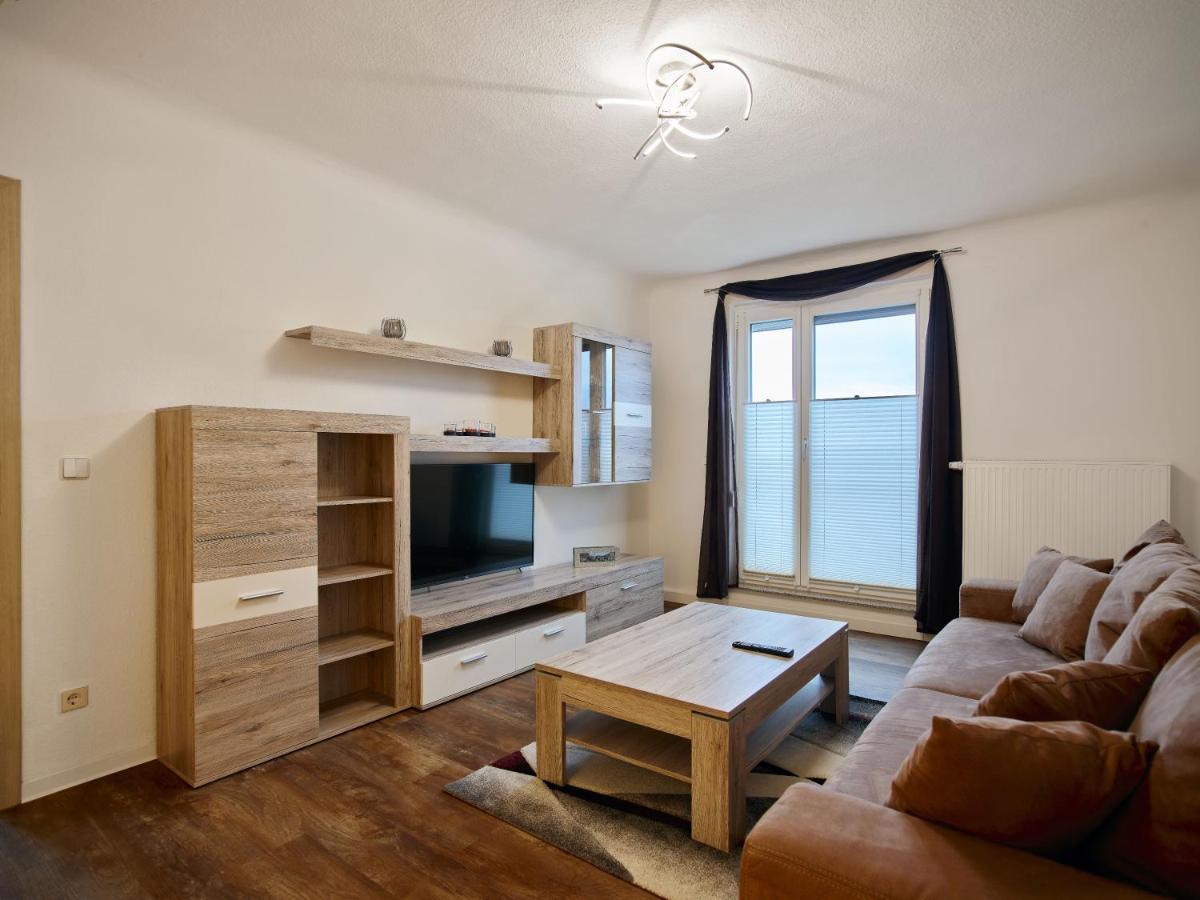 Gaeste- Und Ferienwohnung In Der Sportstadt Риза Экстерьер фото